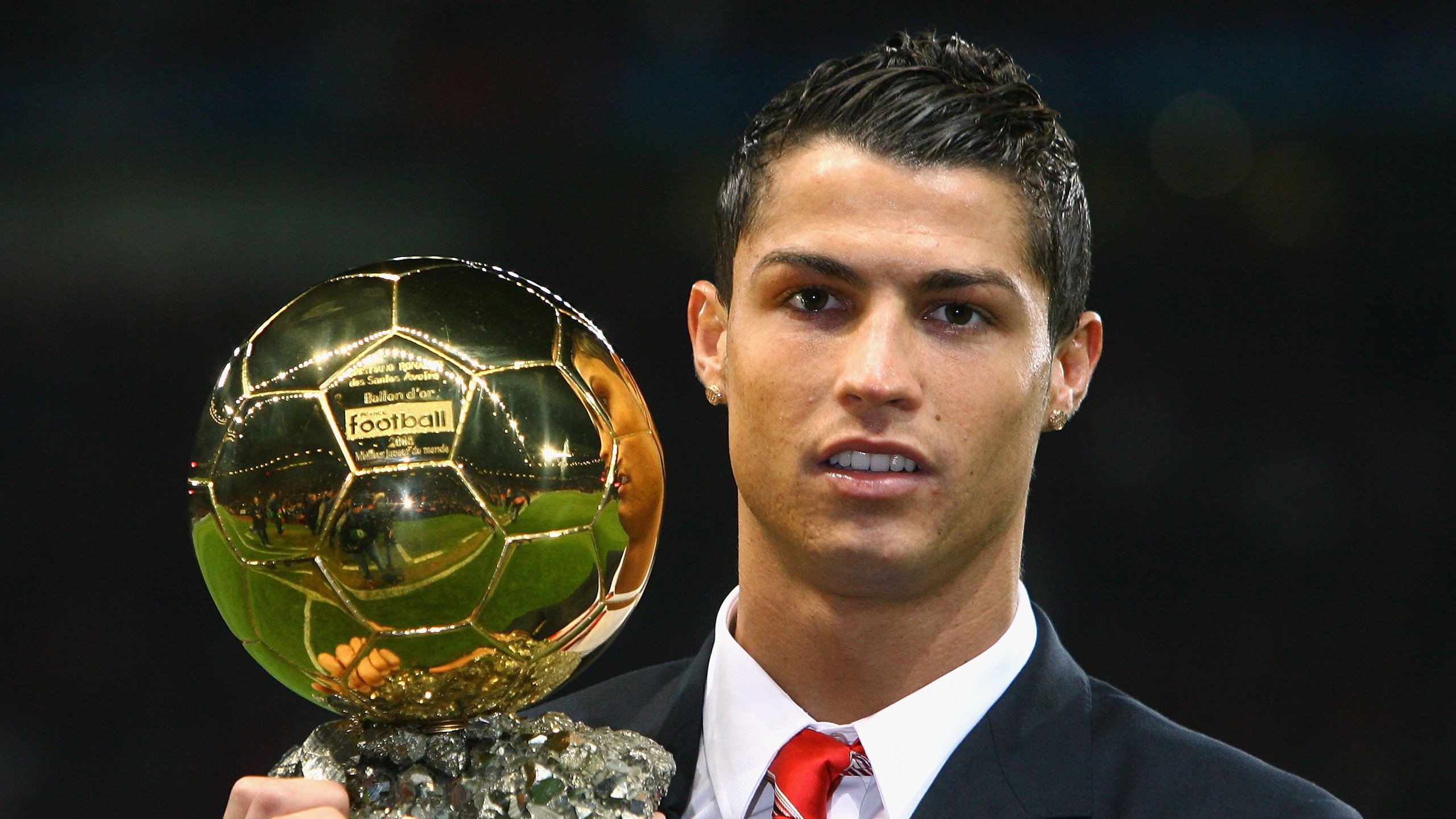 开云体育官方网站-裁判判瑞士越位，球员回应：“我只是滑远了！”，瑞典足球裁判